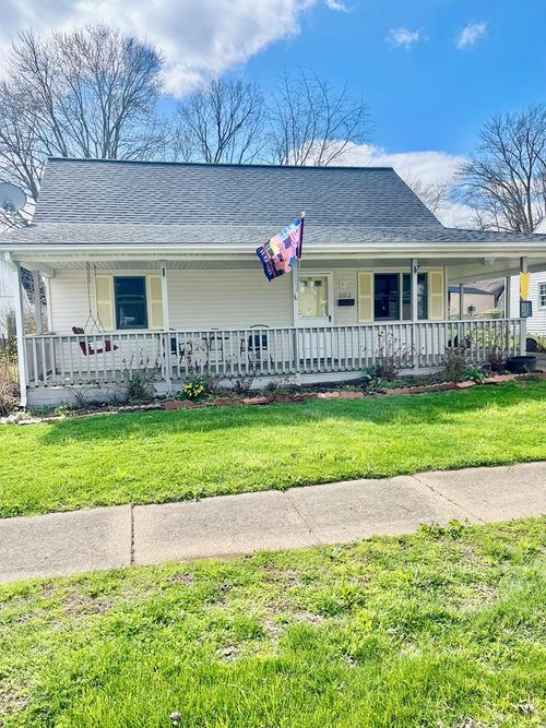 302 Arlington Ave, Waverly, OH, 45690-1539 | Card Image