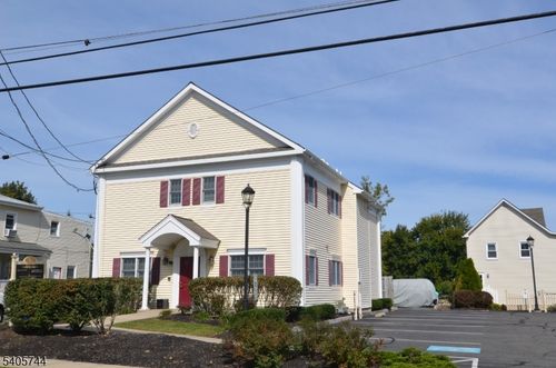 32 Church St, Flemington, NJ, 08822-1786 | Card Image