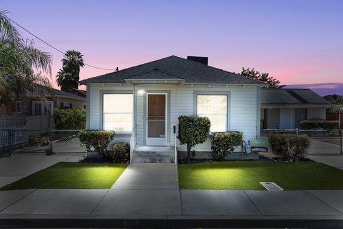 246 E Valley St, Coalinga, CA, 93210-2636 | Card Image