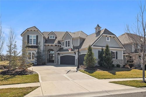 16121 Paradise St, Overland Park, KS, 66221-2955 | Card Image