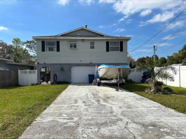 7247 Aberdeen Court, House other with 2 bedrooms, 2 bathrooms and null parking in Weeki Wachee FL | Image 1