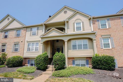 apt-101-8068 Stonewall Brigade Ct, MANASSAS, VA, 20109-2758 | Card Image