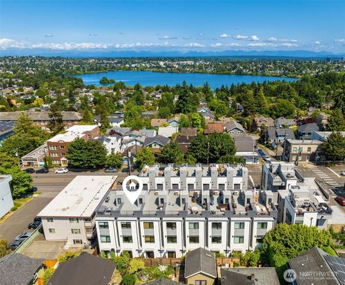 g-6517 Phinney Ave N, Seattle, WA, 98103-5233 | Card Image