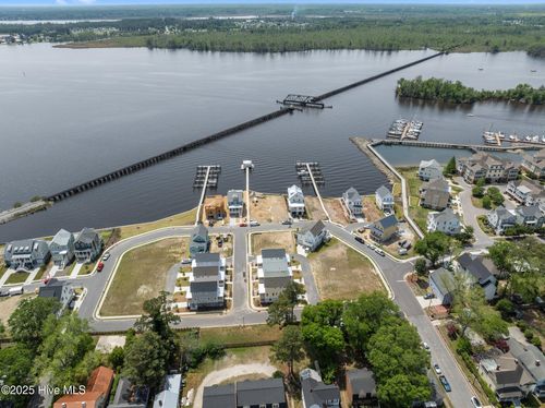 100 Wiley St, Washington, NC, 27889-6069 | Card Image