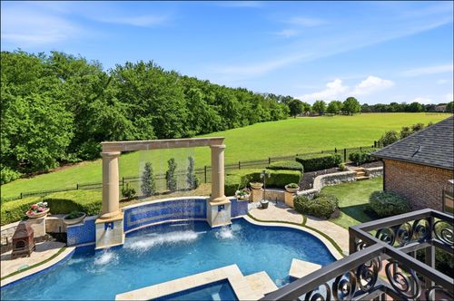 605 Park Lake Dr, Mckinney, TX, 75072-8784 | Card Image