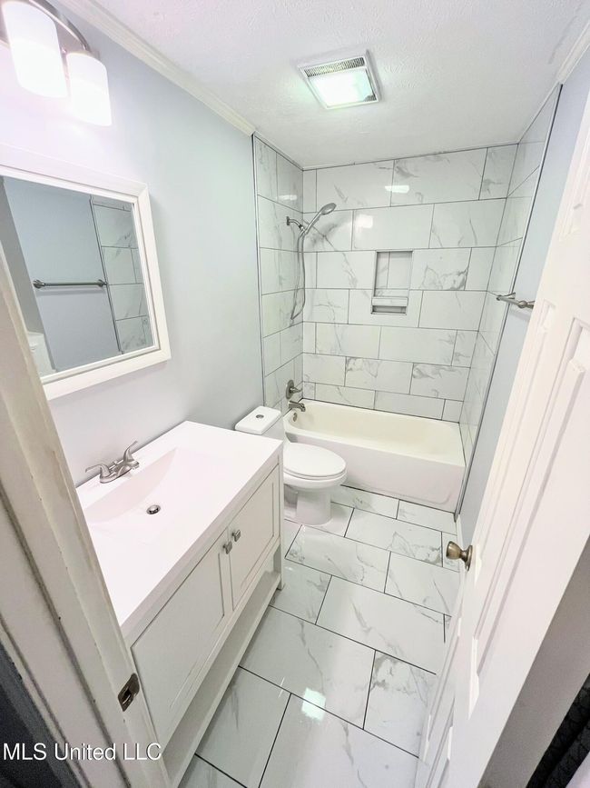 Bathroom | Image 24