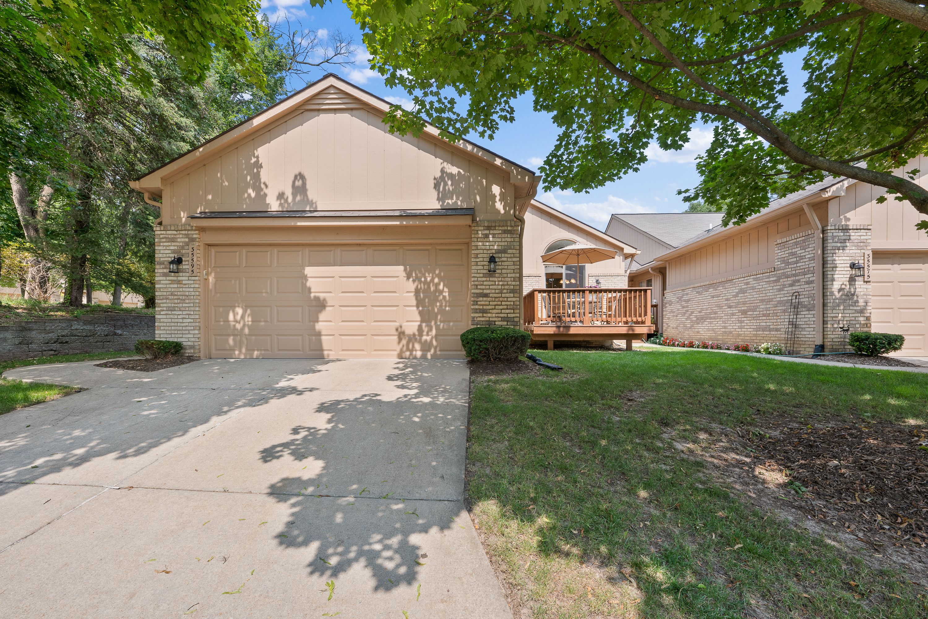 Court Ridge Ct, Farmington Hills, MI 48335