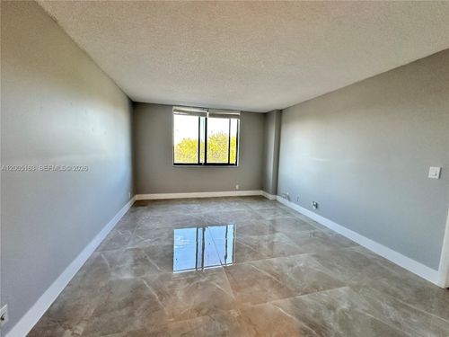 315-901 Hillcrest Dr, Hollywood, FL, 33021-7893 | Card Image