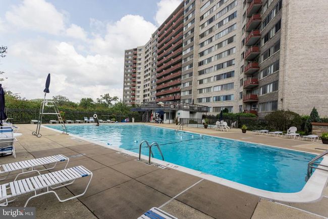 UNIT-1207 - 5340 Holmes Run Pkwy, Condo with 2 bedrooms, 1 bathrooms and null parking in ALEXANDRIA VA | Image 25