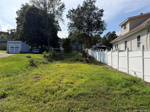 93 Fowler Ave, Newburgh, NY, 12550-4028 | Card Image