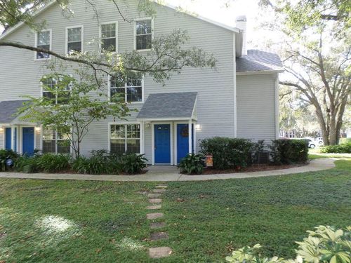 3106-3106 Valley Oaks Dr, Tampa, FL, 33618-5200 | Card Image