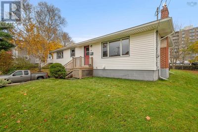 10 Old Ferry Rd, House other with 3 bedrooms, 1 bathrooms and null parking in Dartmouth NS | Image 2