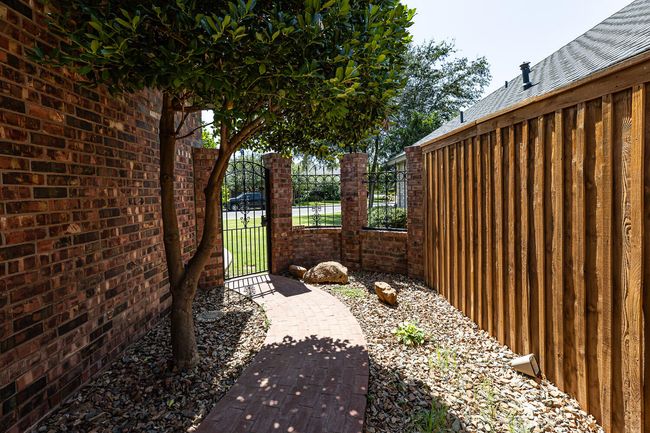10003 Savannah Ave, House other with 4 bedrooms, 5 bathrooms and null parking in Lubbock TX | Image 5