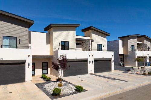 583 E Elmbrook Dr, Washington, UT, 84780-3578 | Card Image