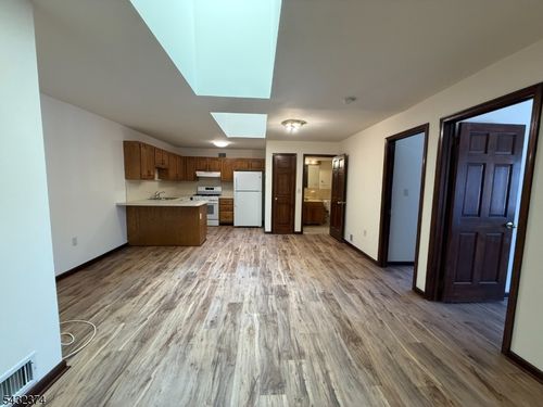 2-551 Valley Rd, Montclair, NJ, 07043-1841 | Card Image