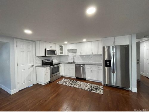 254 S Ridge St, Port Chester, NY, 10573-3430 | Card Image