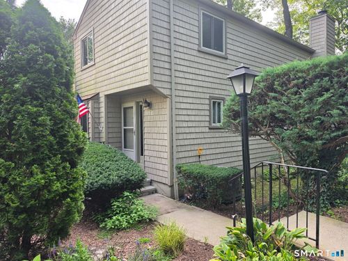 c-17 Pine Needle Dr, Stratford, CT, 06614-8432 | Card Image
