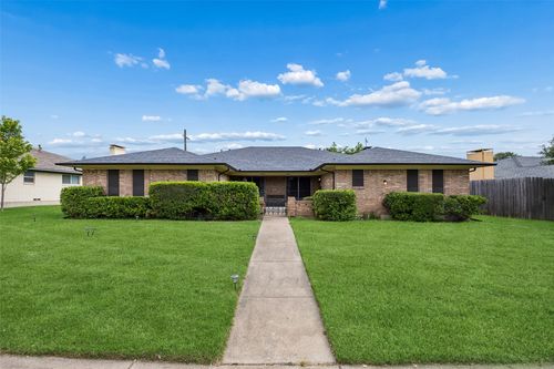 6241 Rincon Way, Dallas, TX, 75214-2038 | Card Image