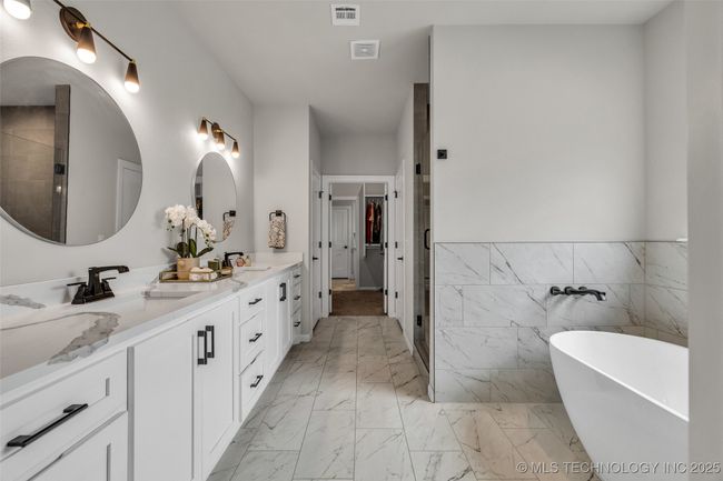 5769 S 256 Th East Ave, House other with 4 bedrooms, 3 bathrooms and null parking in Broken Arrow OK | Image 18