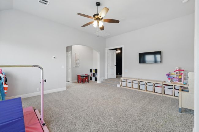 Upstairs Family Room / Gameroom | Image 32