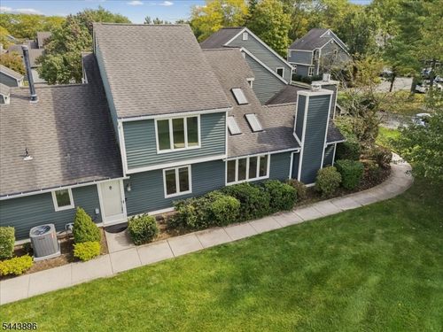 10 Village Dr, Basking Ridge, NJ, 07920-1339 | Card Image