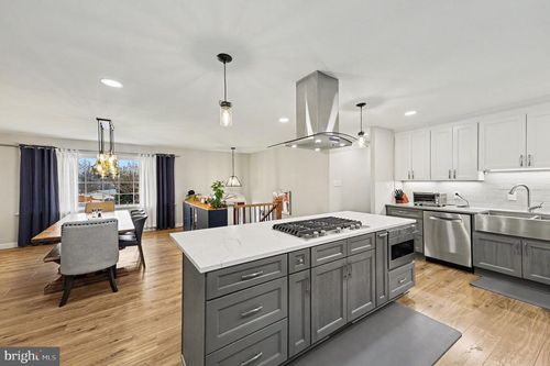 6208 Redwood Ln, ALEXANDRIA, VA, 22310-2935 | Card Image