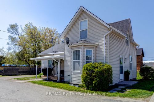 8 Yonge St S, Elmvale, ON, L0L1P0 | Card Image