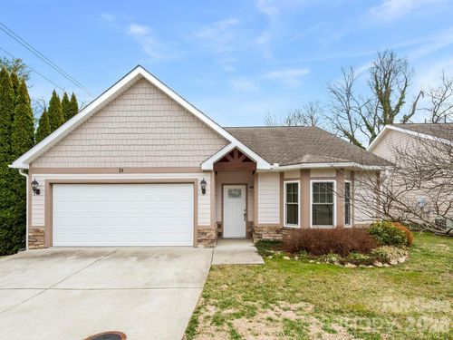 29 Kaylor Dr, Arden, NC, 28704-8801 | Card Image