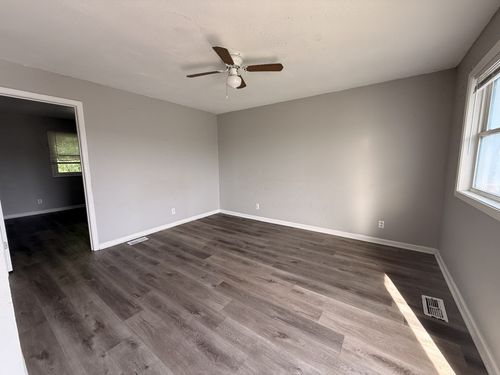 c1-410 Manor Dr, Lawrenceburg, TN, 38464 | Card Image