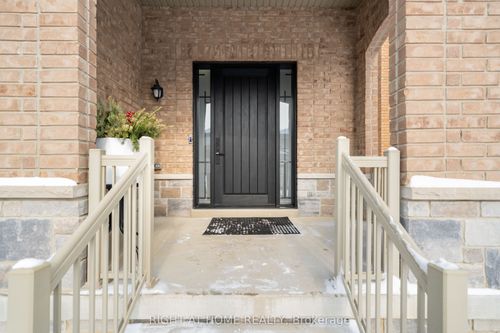 12 Tupling St, Bradford, ON, L3Z0W8 | Card Image
