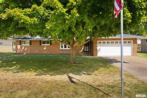 117 Julian Ave, East Peoria, IL, 61611-3623 | Card Image