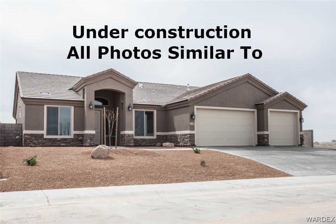 Brenda Ave, Kingman, AZ 86401