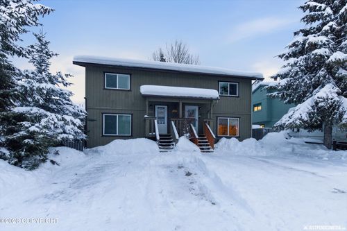 8261 Stratton Cir, Anchorage, AK, 99507-3264 | Card Image