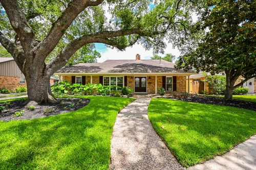 5906 Dumfries Dr, Houston, TX, 77096-3835 | Card Image