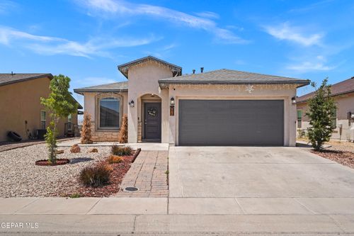 213 Flor Papagayo Way, Socorro, TX, 79927-3415 | Card Image