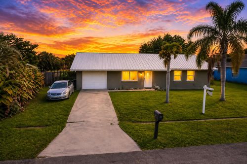 956 Se Browning Ave, Port St Lucie, FL, 34983-3938 | Card Image