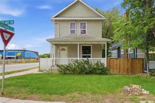 1191 1st Ave Ne, Moose Jaw, SK, S6H1A2 | Card Image