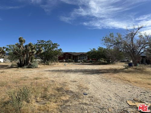 32049 213th St E, Llano, CA, 93544-1567 | Card Image