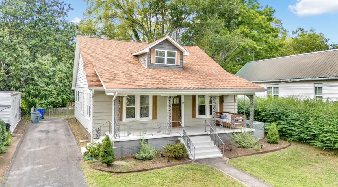 Oak St, Cleveland, TN 37311