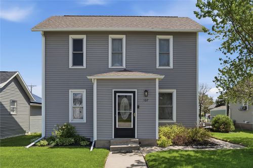 107 8th Street, Van Horne, IA, 52346 | Card Image