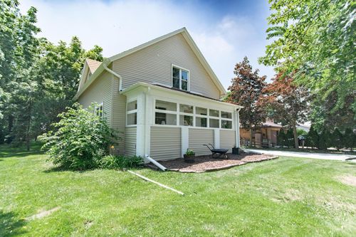 709 15th Ave, Union Grove, WI, 53182-1438 | Card Image