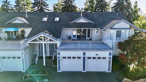 212-9072 Fleetwood Way, Surrey, BC, V3R0M6 | Card Image