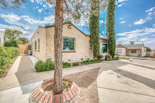 900 Winter Dr, El Paso, TX, 79902-2133 | Card Image
