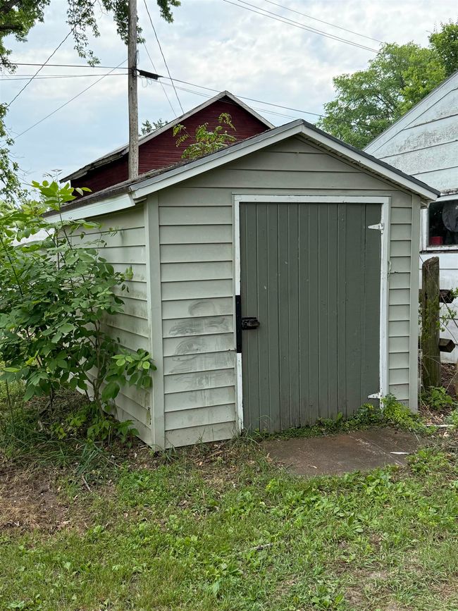 105 S 4 Th St, House other with 2 bedrooms, 1 bathrooms and null parking in AVOCA WI | Image 4