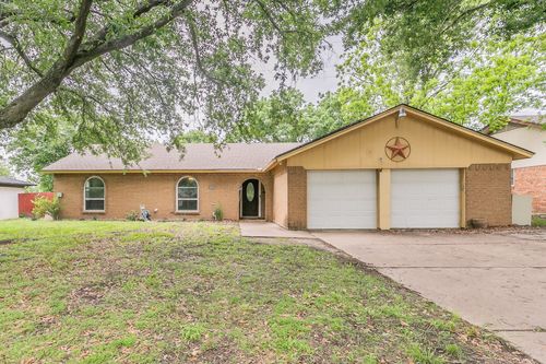 836 Springdale Rd, Bedford, TX, 76021-4314 | Card Image