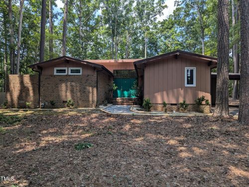 111 Virginia Dr, Chapel Hill, NC, 27514-6636 | Card Image