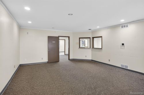 ste-a-10683 S Saginaw St, Grand Blanc, MI, 48439-8127 | Card Image