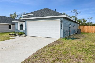 3310 Canvasback, House other with 3 bedrooms, 2 bathrooms and null parking in Orange TX | Image 3