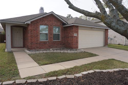 1009 Lowndes Ln, Wylie, TX, 75098-6946 | Card Image