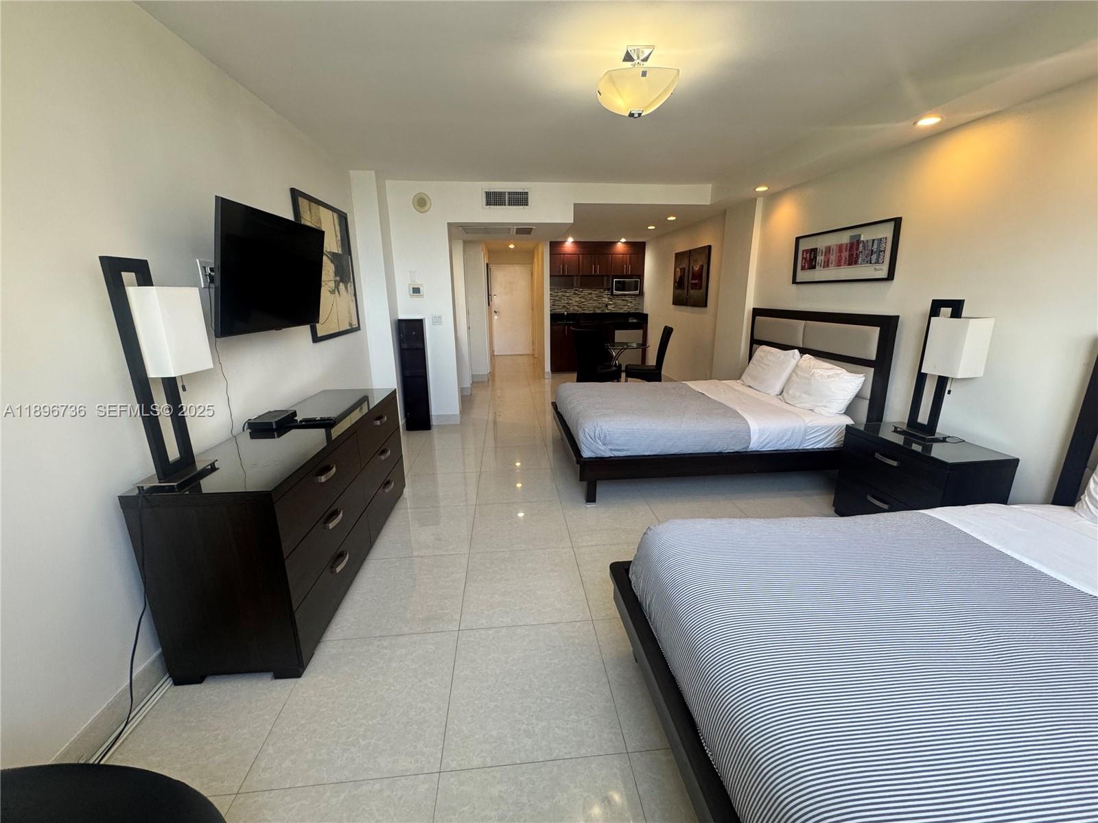 Residential in Sunny Isles Beach 5